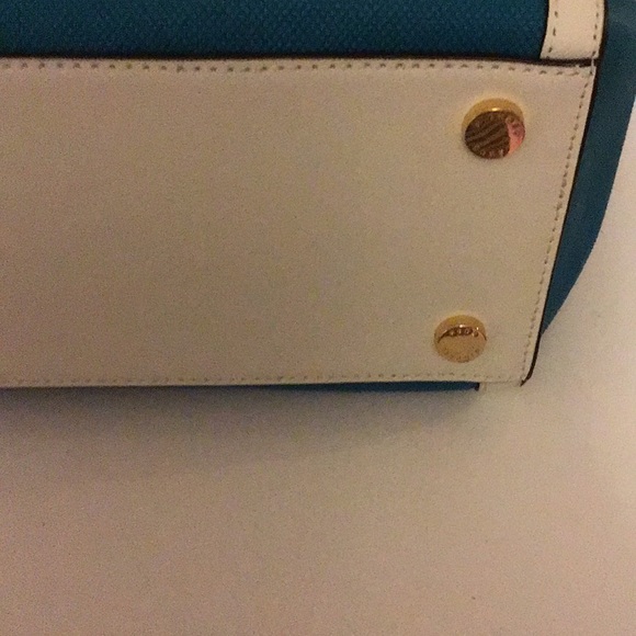 LIKE NEW MICHAEL KORS SATCHEL - Picture 7 of 11